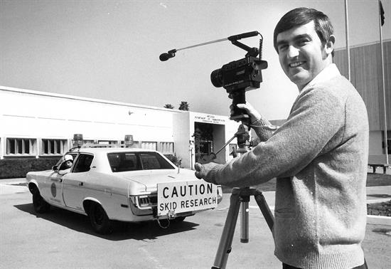april 1977