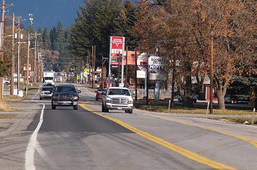 Traffic on US-95 in Bonners Ferry near Eisenhower Street