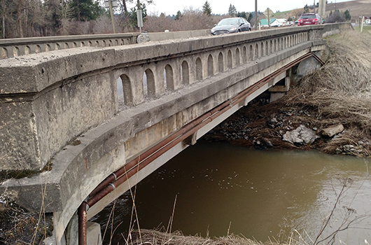 Traffic on US-95 over Deep Creek